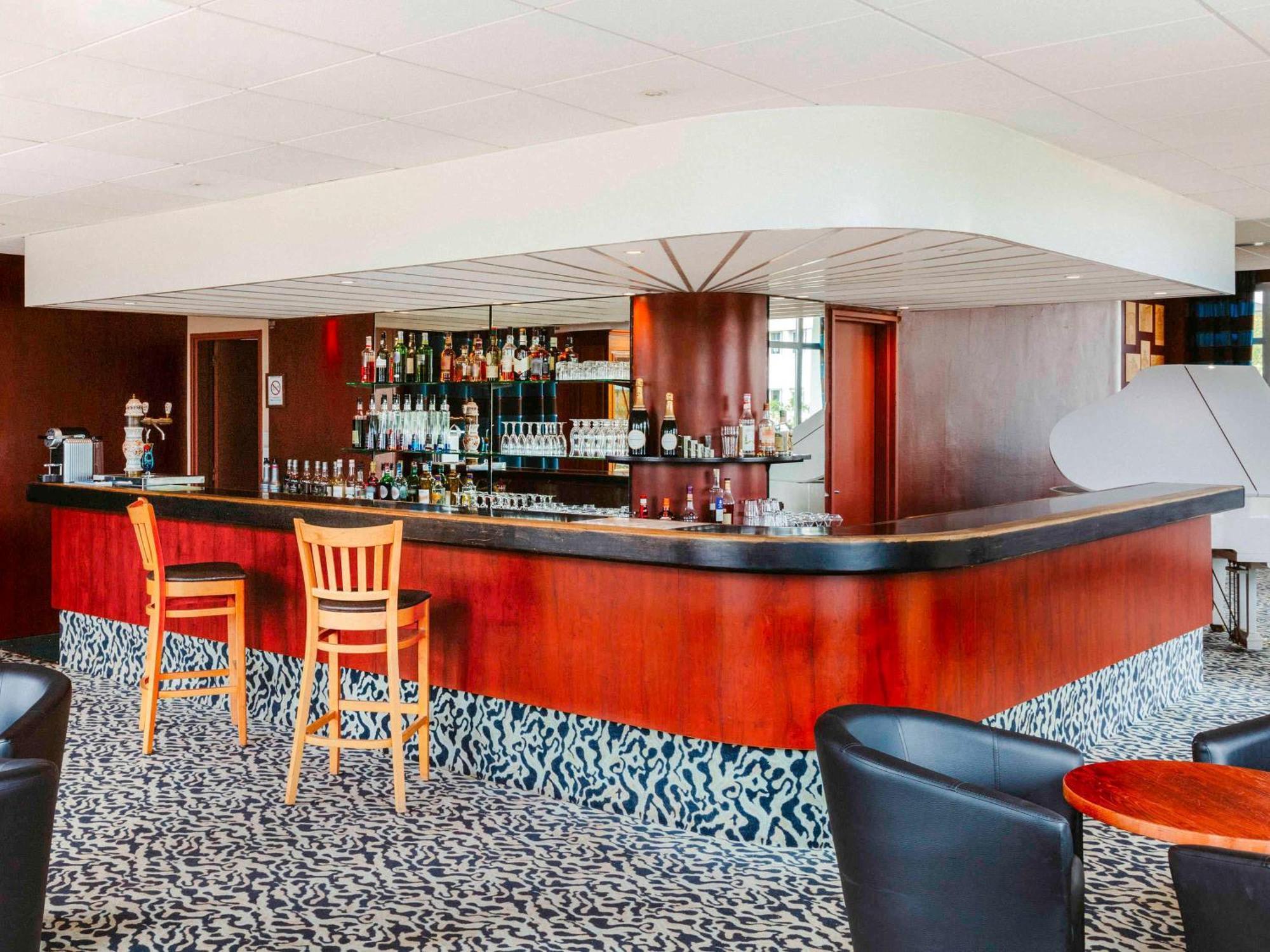 Mercure Nevers Pont De Loire Екстериор снимка
