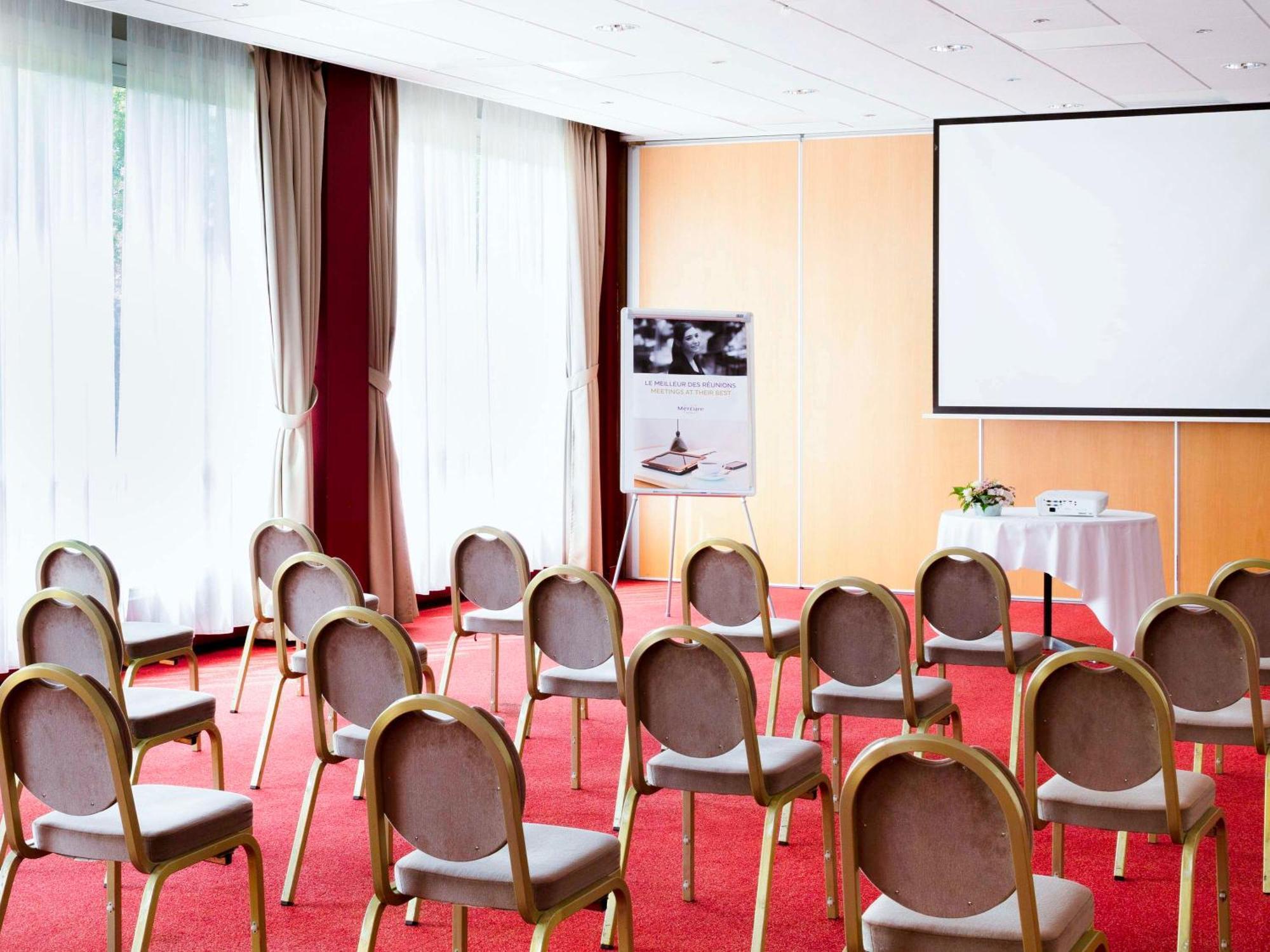 Mercure Nevers Pont De Loire Екстериор снимка