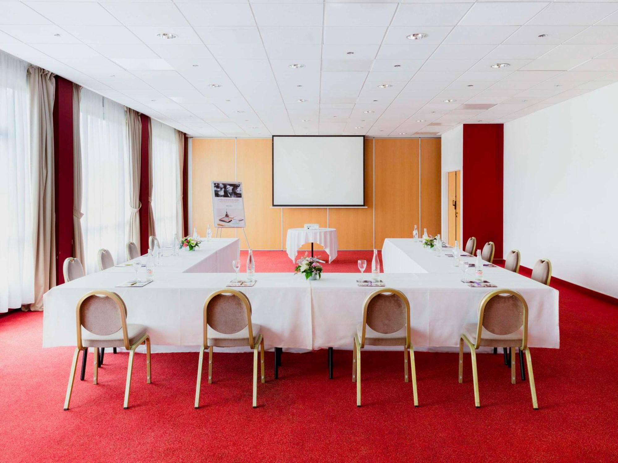 Mercure Nevers Pont De Loire Екстериор снимка
